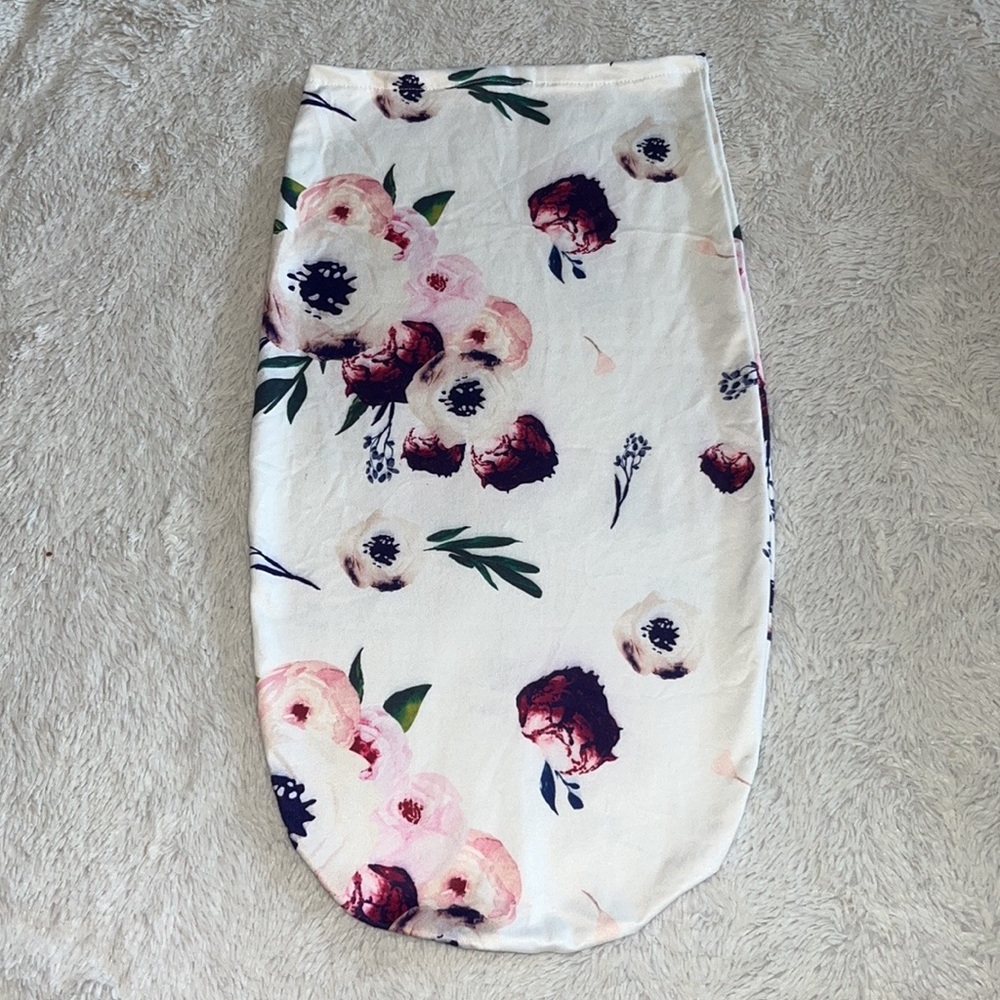 LAST CHANCE MINT CONDITION unknown Brand Floral Print Newborn Swaddle